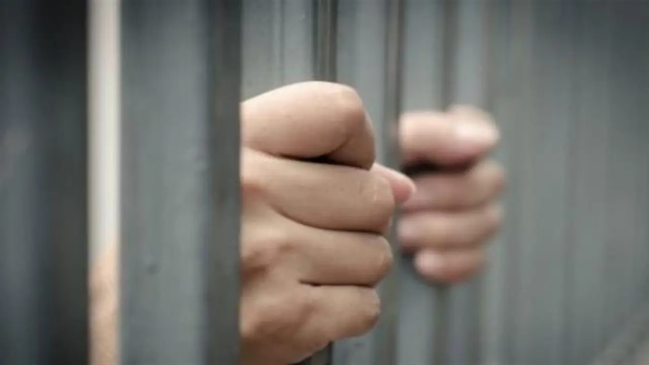 عقوبات القانون المصري لمستغلي الوظيفة العامة تشمل السجن والعزل من المنصب